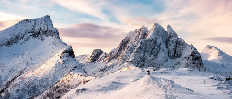Blog of How to Prevent Altitude Sickness Naturally (Like a Pro) which have image man standing on a mountain