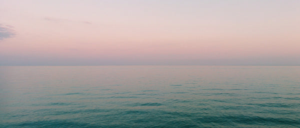 serene ocean horizon