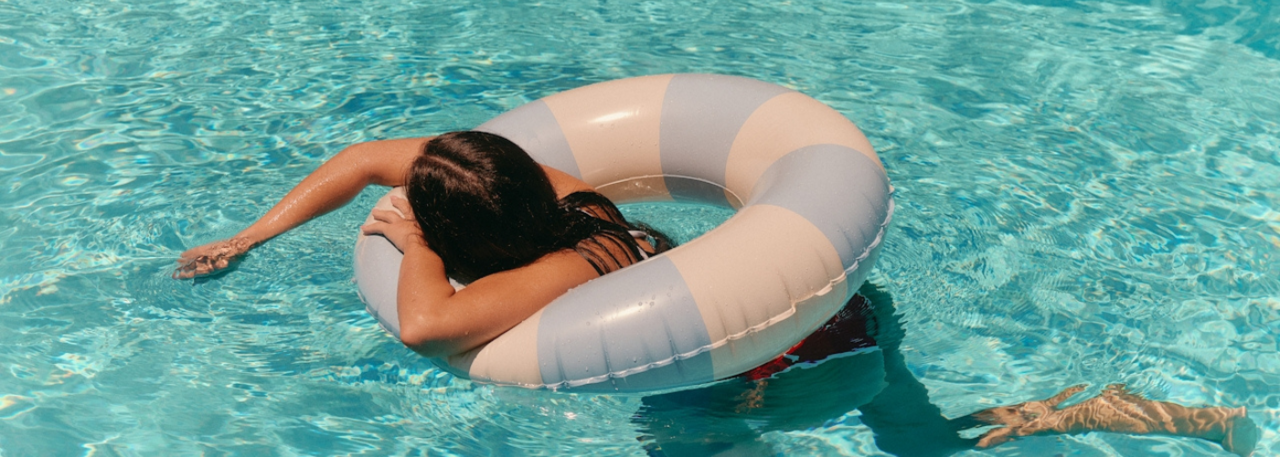 7 Sneaky Ways Chlorine Exposure Impacts Your Body (Plus 6 Ways to Protect Yourself) background image
